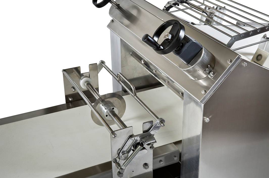 YJ-220 麵帶分割整型機 YJ-220 麵帶分割整型機