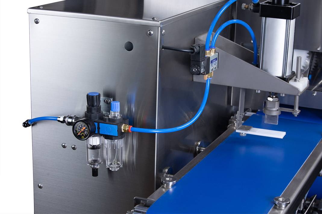 YJ-SC520 麵糰桿壓機 YJ-SC520 麵糰桿壓機